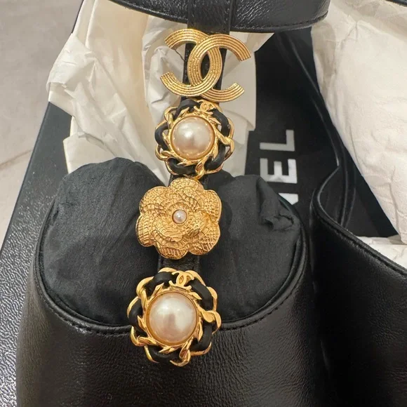 Chanel 2025 Pre-Spring Black Mary Jane Flats Pearl Gold Accents Size 39 w box - Picture 7 of 12
